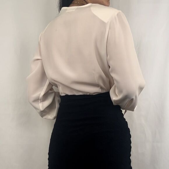 Vintage Jaclyn Smith Cream Chiffon Blouse with Embroidery - Picture 4 of 8